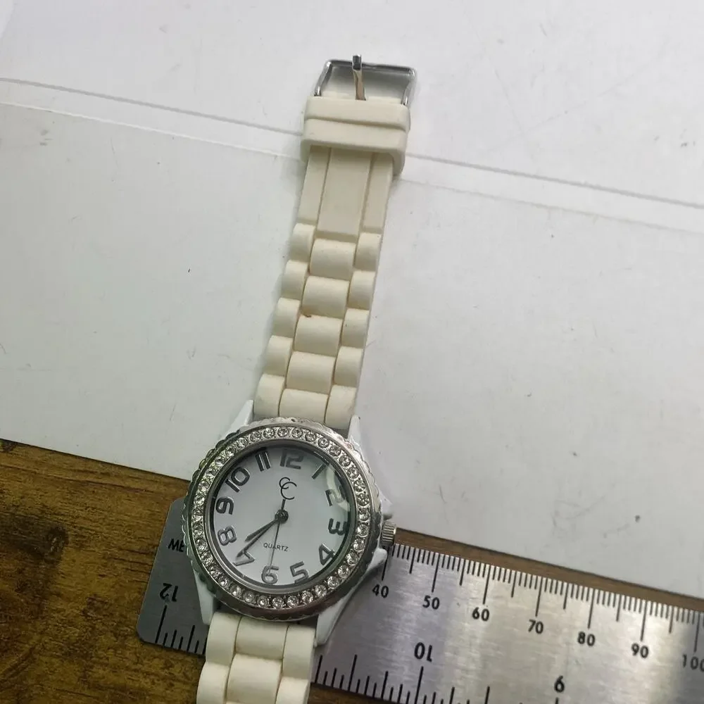 Womens White Rubber Fashion Quartz Watch New Battery